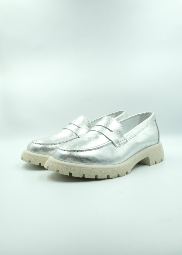  Metalik Gümüş Deri Loafer	